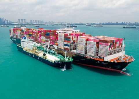 陽明海運「連明輪」於新加坡完成首次LNG加注作業 能源轉型與客戶服務雙躍進